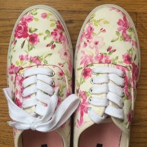 Forever 21 - Sneaker with Roses